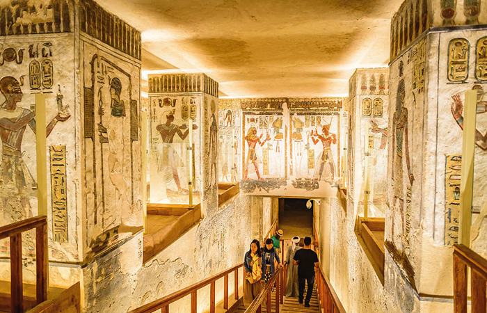 West bank of Egypt (Valley of Kings - Hatshepsut Temple - Colossi of Memnon)